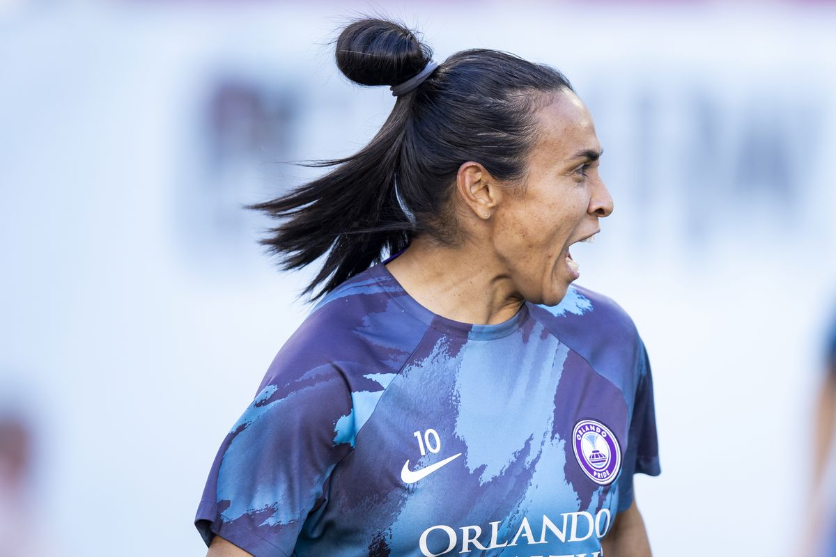 背后不仅是 背后不仅是